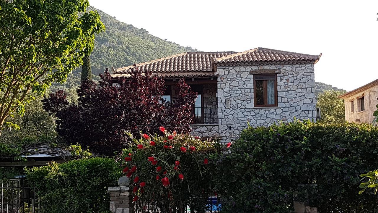 Castello Bellos & Apartmán *