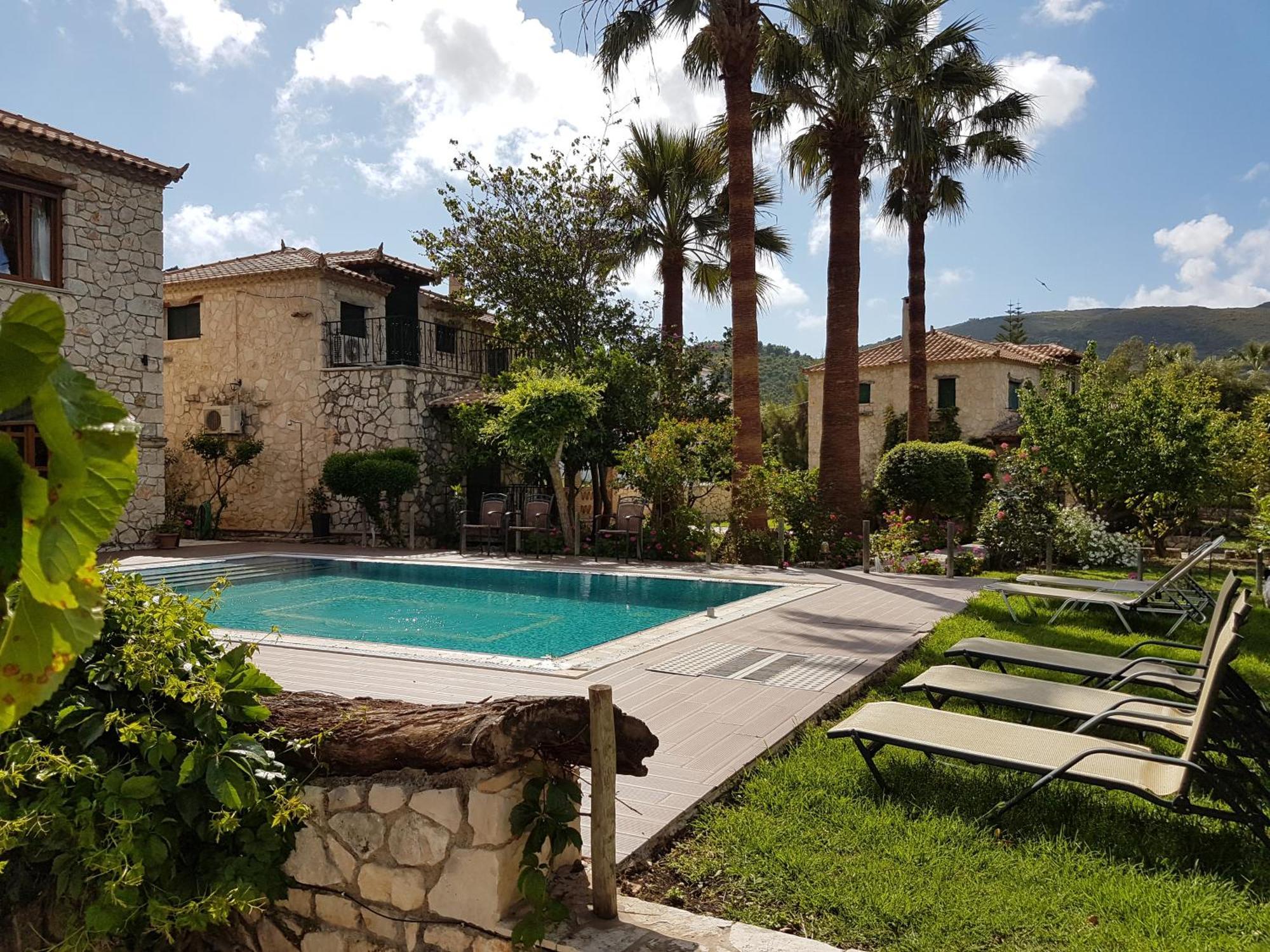 Castello Bellos & Apartment *