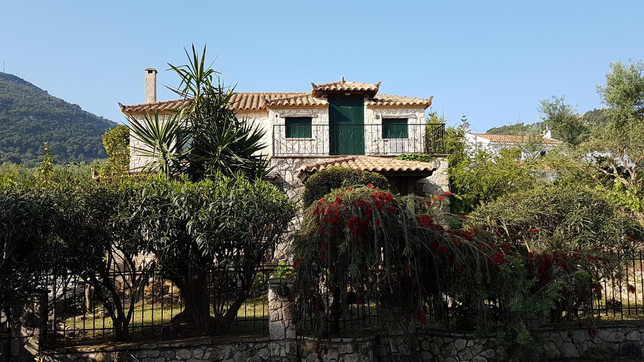 Castello Bellos & Apartment Keri